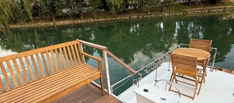  Unusual overnight stay aboard Le Viking - Disconnecting on the Marne River