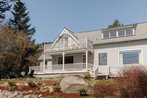 Exterior - The Stuga - Walk to Water w/Views (Olga)