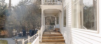 The Stuga - Walk to Water w/Views