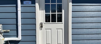 Cottage on Strip w/ 3 BDs, Newly Renovated, Pet Friendly Wifi,AC,Grill, Fire Pit