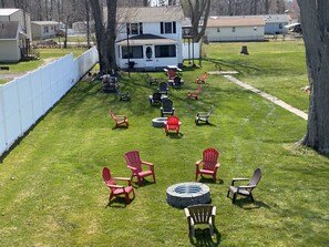 Terrace/patio - Cottage on Strip w/ 3 BDs, Newly Renovated, Pet Friendly Wifi,AC,Grill, Fire Pit (Geneva)
