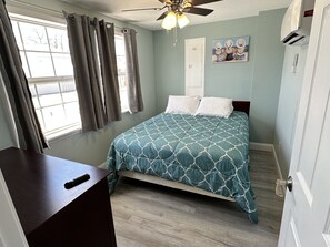 3 bedrooms, WiFi, bed sheets, wheelchair access