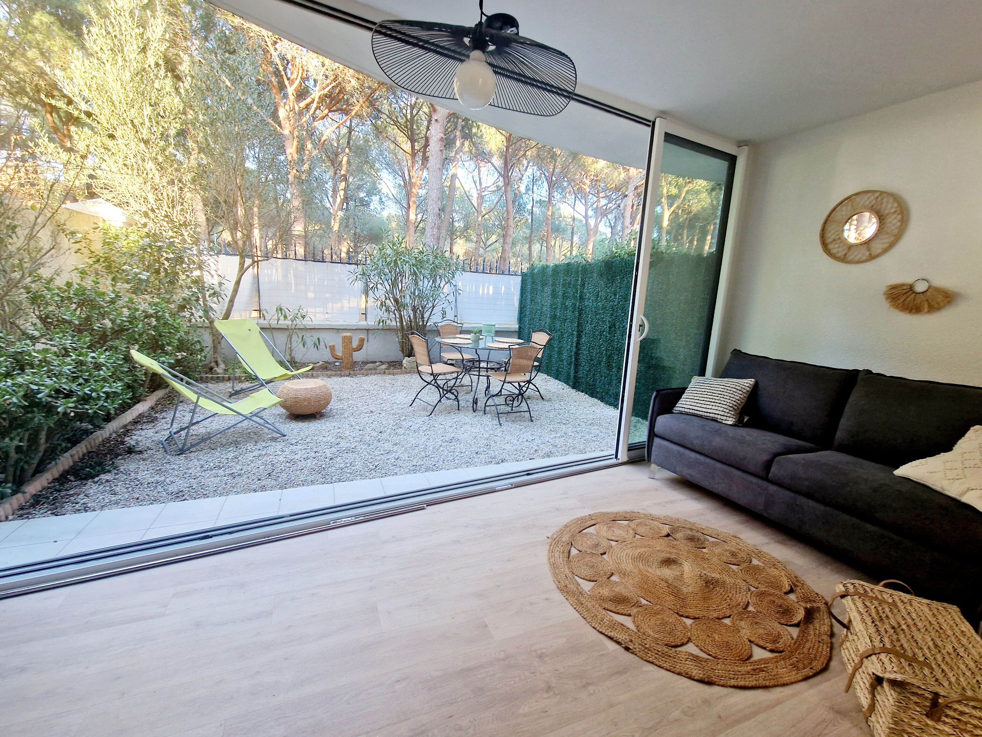 Apartment with Garden and Parking 3 min. walk to the beach!