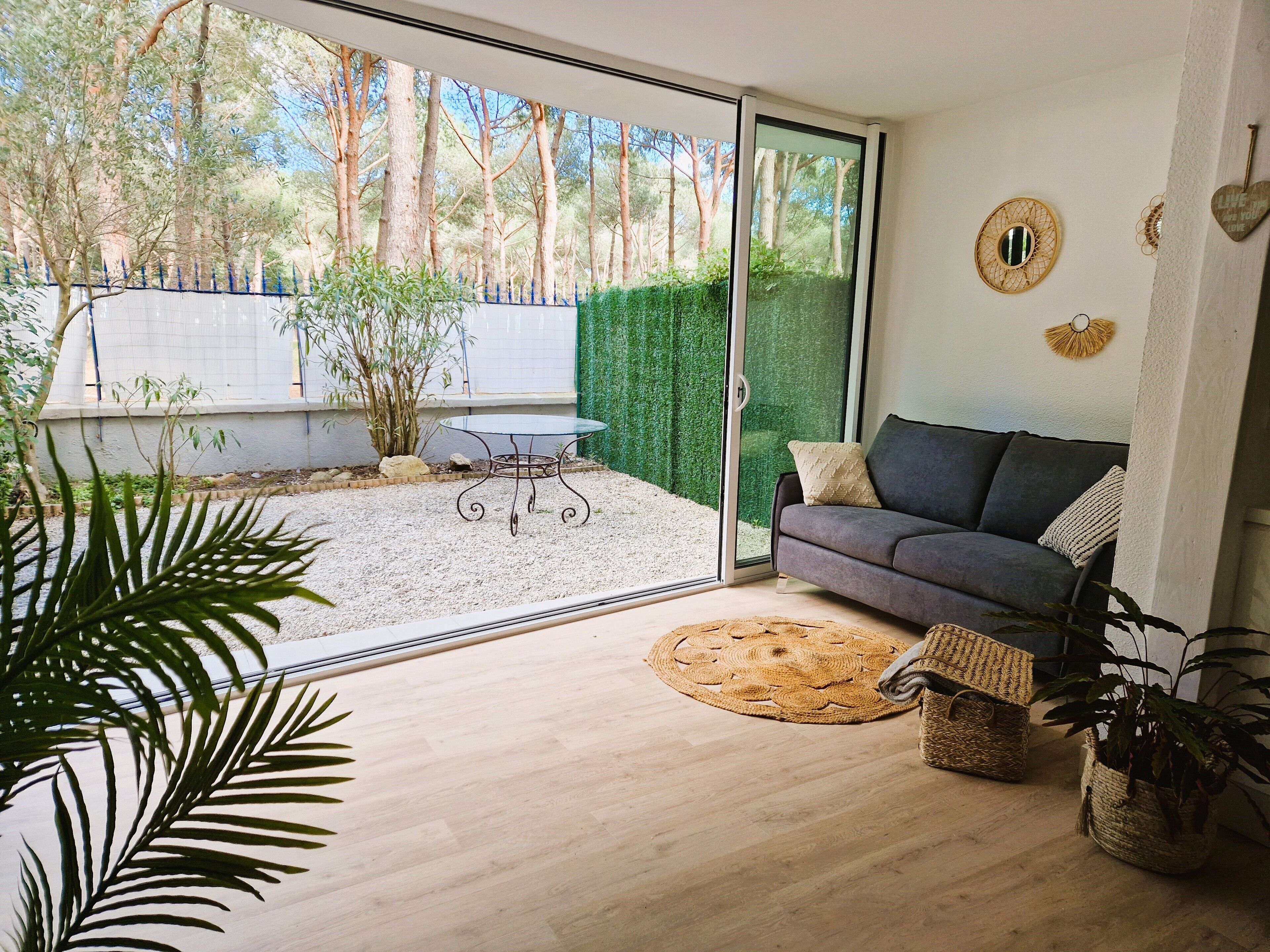 Apartment with Garden and Parking 3 min. walk to the beach!