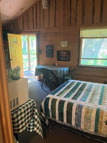 Cozy cabin in Ninilchik.. perfect for your fishing and sightseeing vacation!