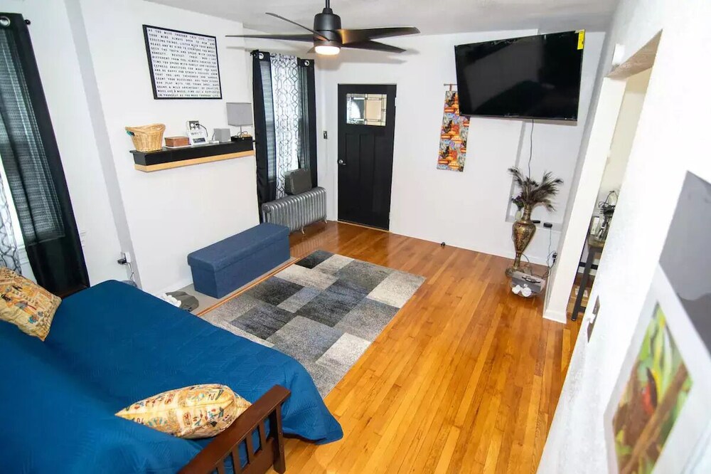 Lovely 1 bedroom rental unit that sleeps 4 adults