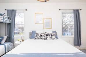 2 bedrooms, in-room safe, desk, free WiFi