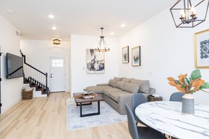 Living area - Modern open floor plan. Pet friendly! Grill for 2024 season (Russells Point)