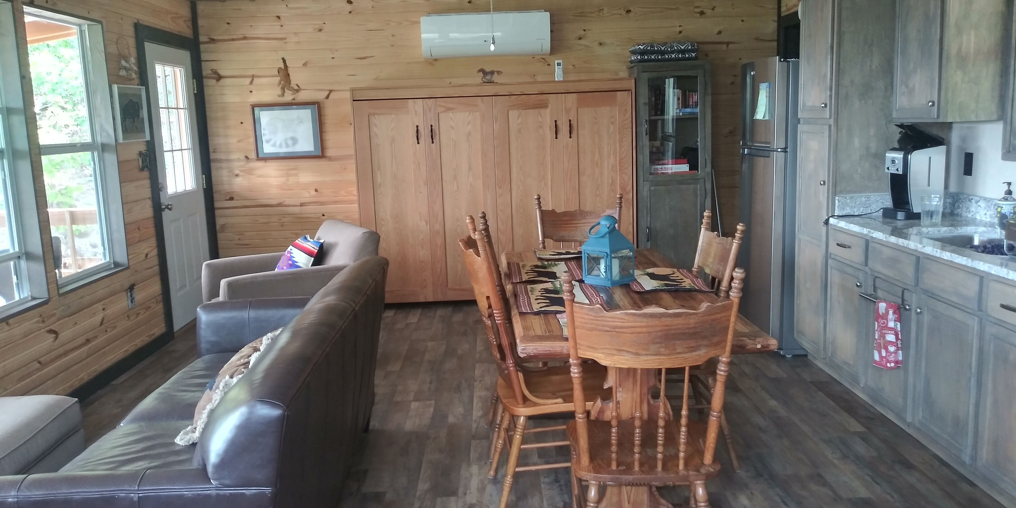 Get Away in your Truck or SUV to the Scenic and Secluded Whispering Pines Cabin