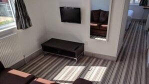 Habitació quàdruple bàsica | Wifi gratuïta i roba de llit 