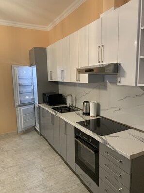 Fridge, microwave, oven, coffee/tea maker - Comfy Apartment in Center (Yerevan)