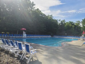 Innendørsbasseng og utendørsbasseng