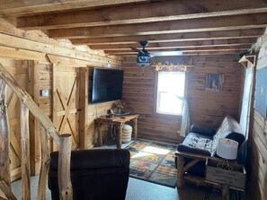 Una Smart TV, una chimenea