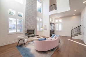 Smart TV, fireplace, books