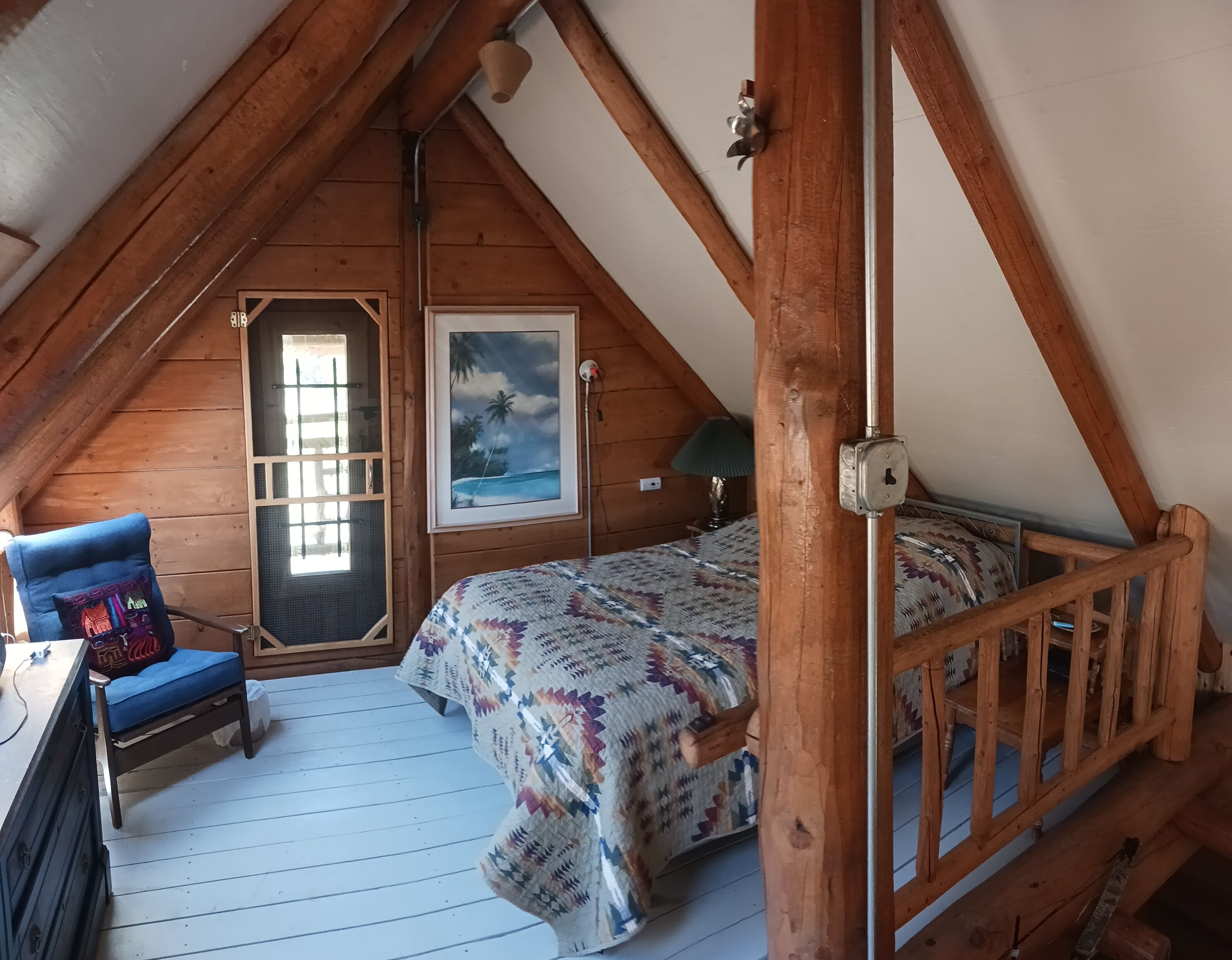 2 sovrum, skrivbord, strykjärn/strykbräda och sängkläder