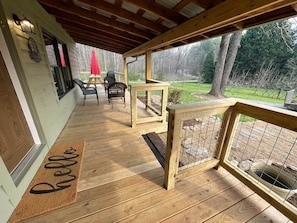 Outdoor dining - Mountain View Near Asheville | Extended Stay (Fletcher)