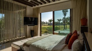 5 bedrooms, in-room safe, desk, iron/ironing board