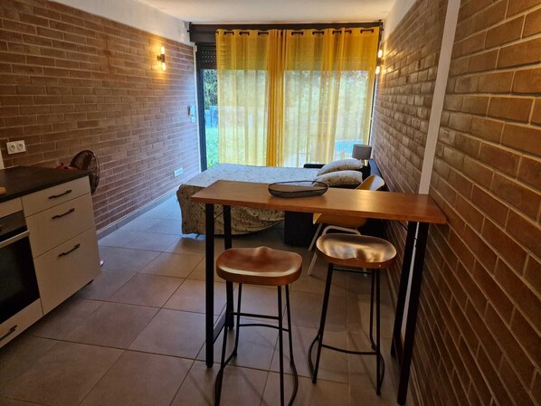 Interior - Guyana's brick studio (Remire-Montjoly)