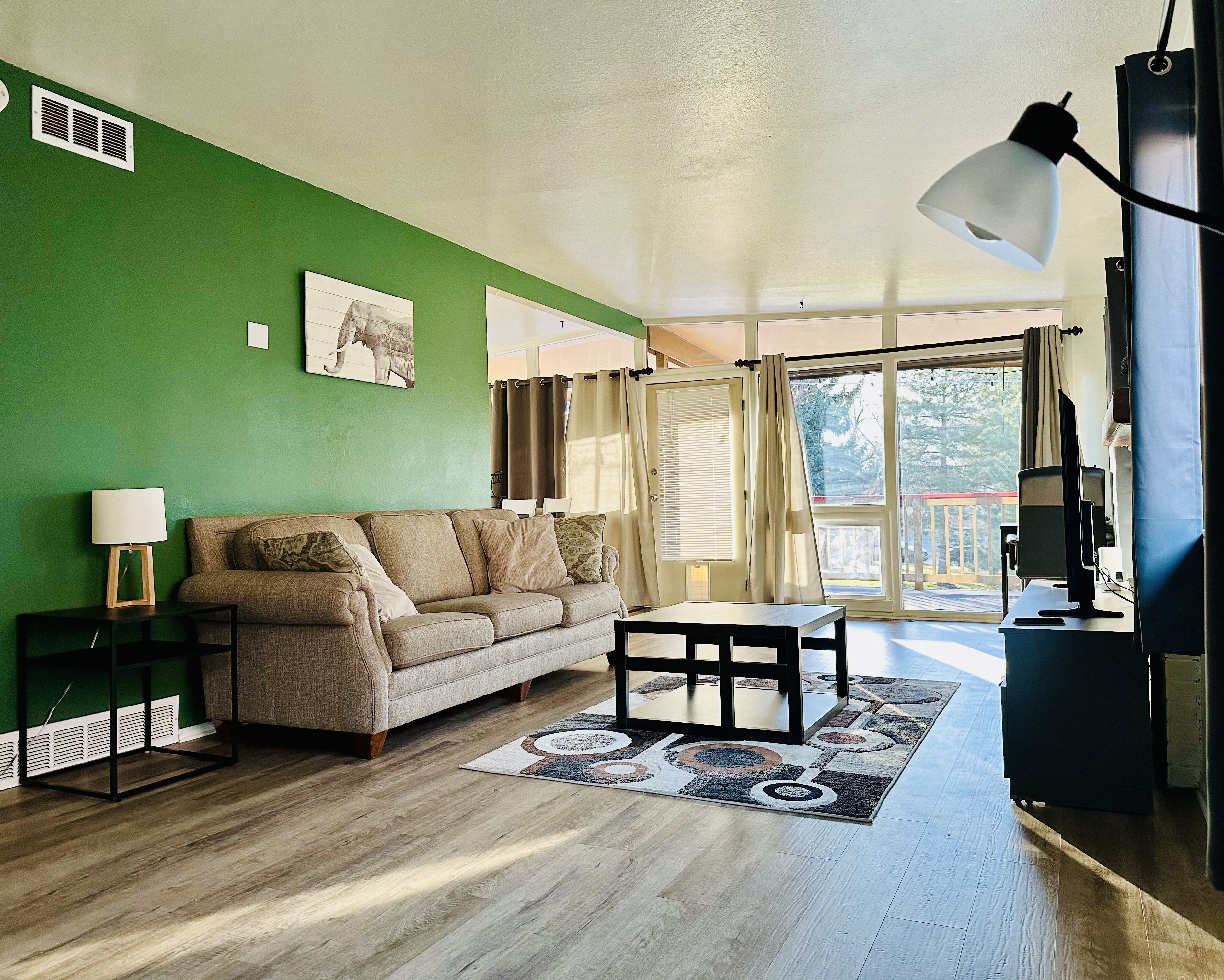 Cozy Long Term 1 Bed 1 Bath Housing in Broomfield