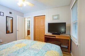 2 Schlafzimmer, Bügeleisen/Bügelbrett, Bettwäsche