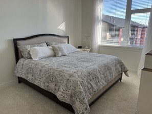 2 室のベッドルーム、アイロン / アイロン台、ベッドシーツ