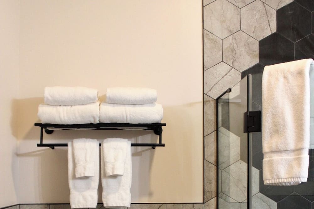 The Lodge- Kennedy Suite