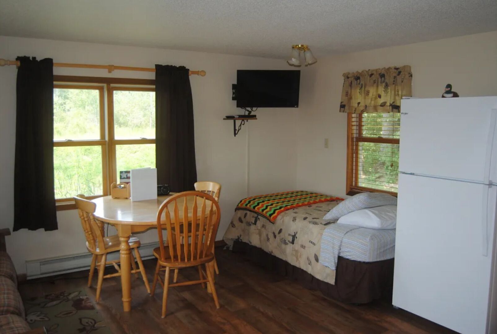 1 bedroom, bed sheets