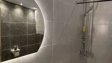 Rainfall showerhead, hair dryer, bidet, towels