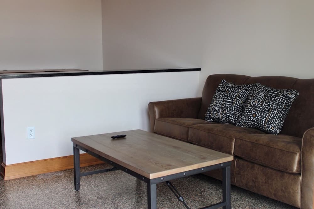 The Lodge- Ruth Suite