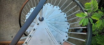 Top of the Villa Air-conditioned with Wi-Fi close to all amenities