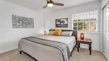 2 多间卧室、熨斗/熨衣板、WiFi、床单