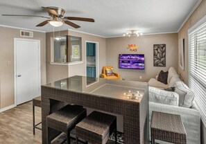 Interior - St Simons: 3 Bedroom, Walk to A&M, King Beds (Bryan)