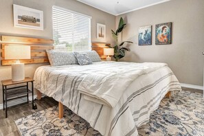 3 bedrooms, iron/ironing board, WiFi, bed sheets