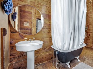Ducha, secador de pelo y toallas