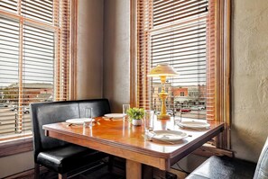 Dining - Starry Night: Dwntwn Bryan on Main St, 2nd Flr, King Bed (Bryan)
