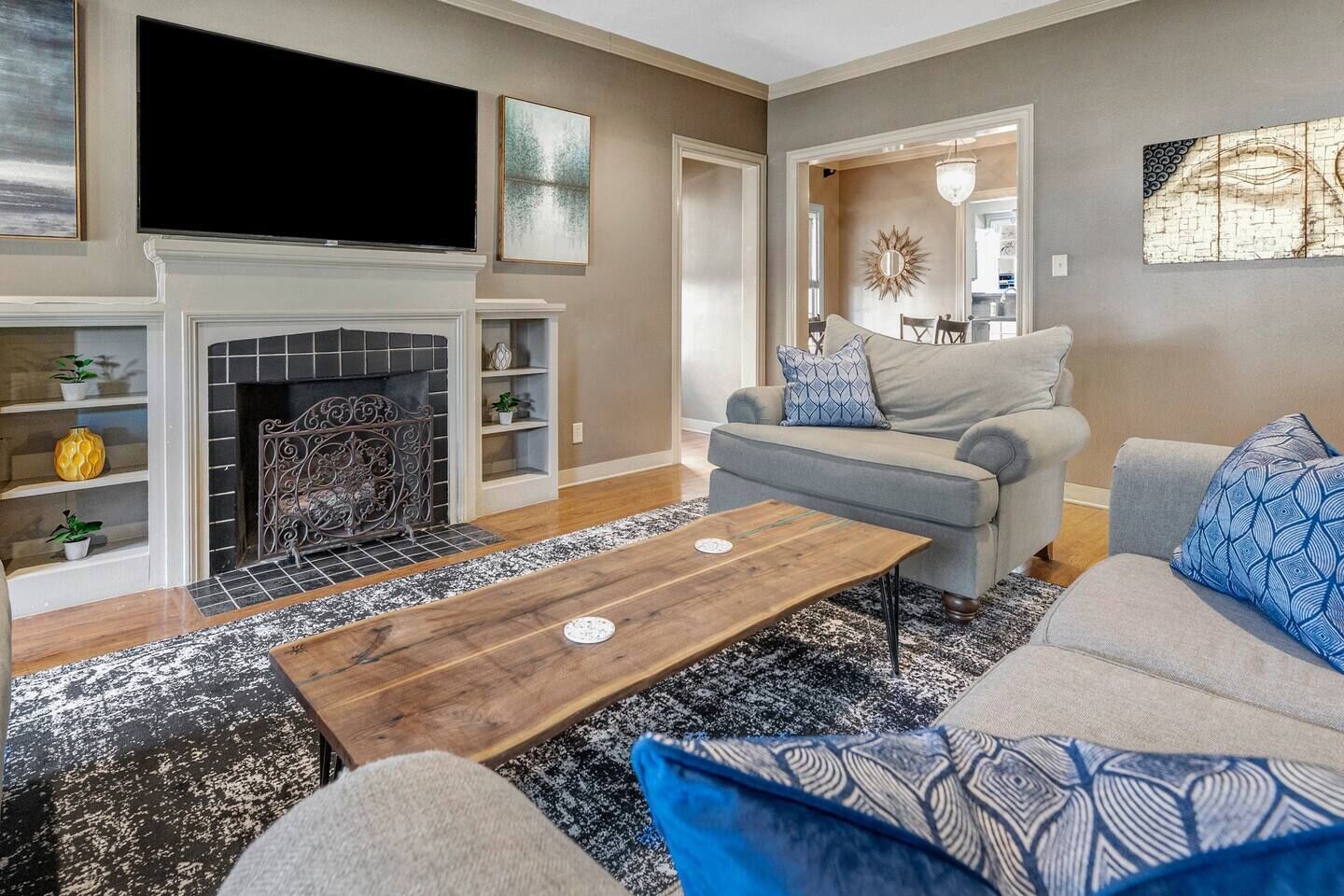 The Nook: 1st Floor, Near A&M, Comfy King Beds