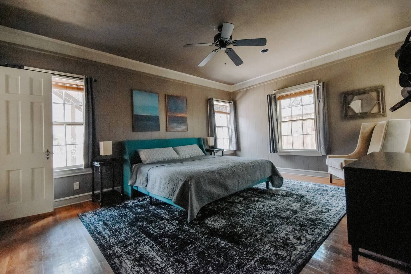 2 多间卧室、熨斗/熨衣板、WiFi、床单