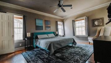 2 多间卧室、熨斗/熨衣板、WiFi、床单