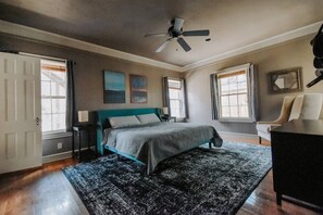 2 室のベッドルーム、アイロン / アイロン台、WiFi、ベッドシーツ