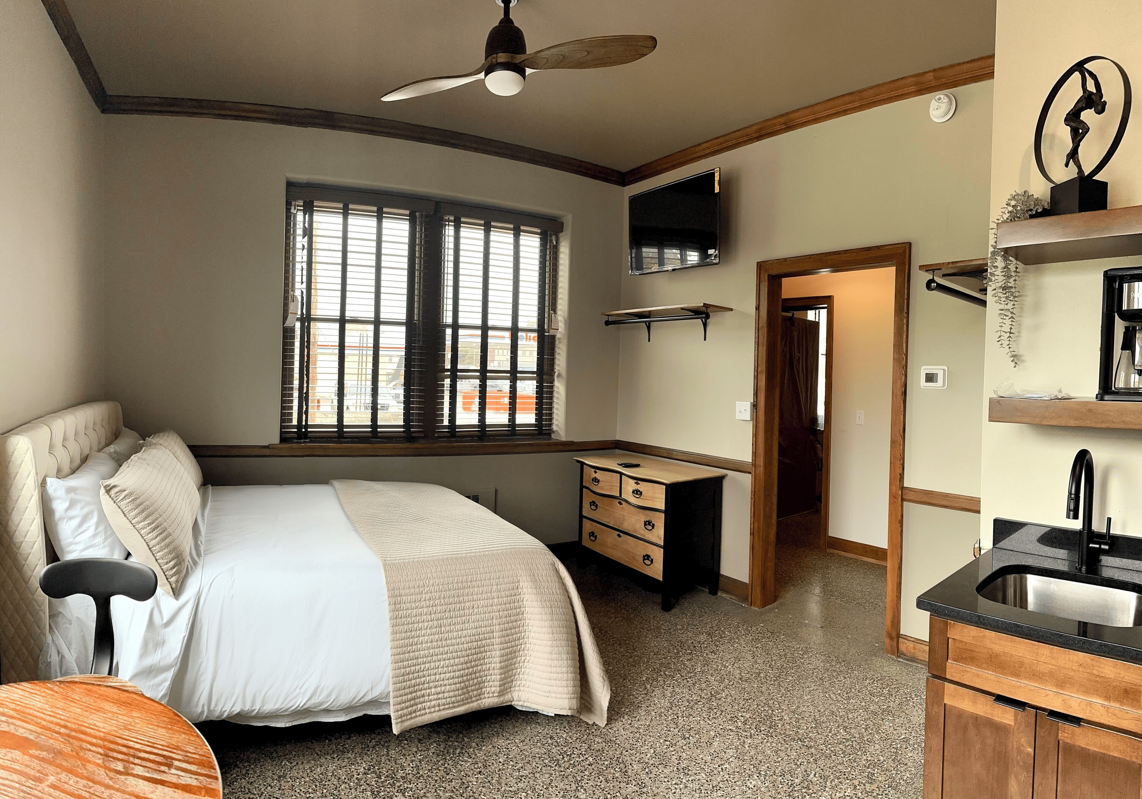 The Lodge- Lombardi Suite