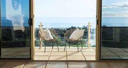 Beach Bliss - Ocean Views / Private Beach Access