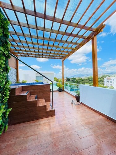 Luxury .penthouse .private jacuzzi .swimming pool, gazebo Wi-Fi. Santiago