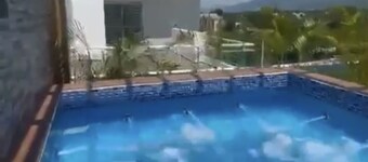 Luxury .penthouse .private jacuzzi .swimming pool, gazebo Wi-Fi. Santiago