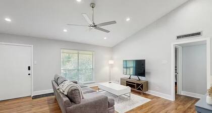 Cozy warm Condo 10min from Downtown