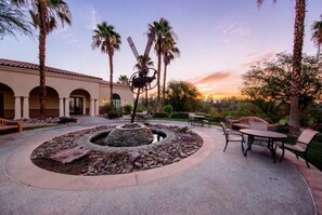 Outdoor dining - Stagecoach Concert - Marriott Shadow Ridge - Sleeps 8. (Palm Desert)