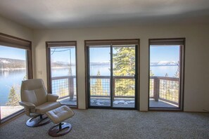 Interior - Hurricane Bay View - Lakeview - Dog OK - BUOY! (Tahoe City)