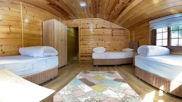 全景公寓 | 2 多间卧室、高档床上用品、办公桌、笔记本电脑工作区