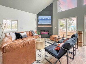 تلفزيون ذكي، مدفأة، ألعاب فيديو، كُتُب