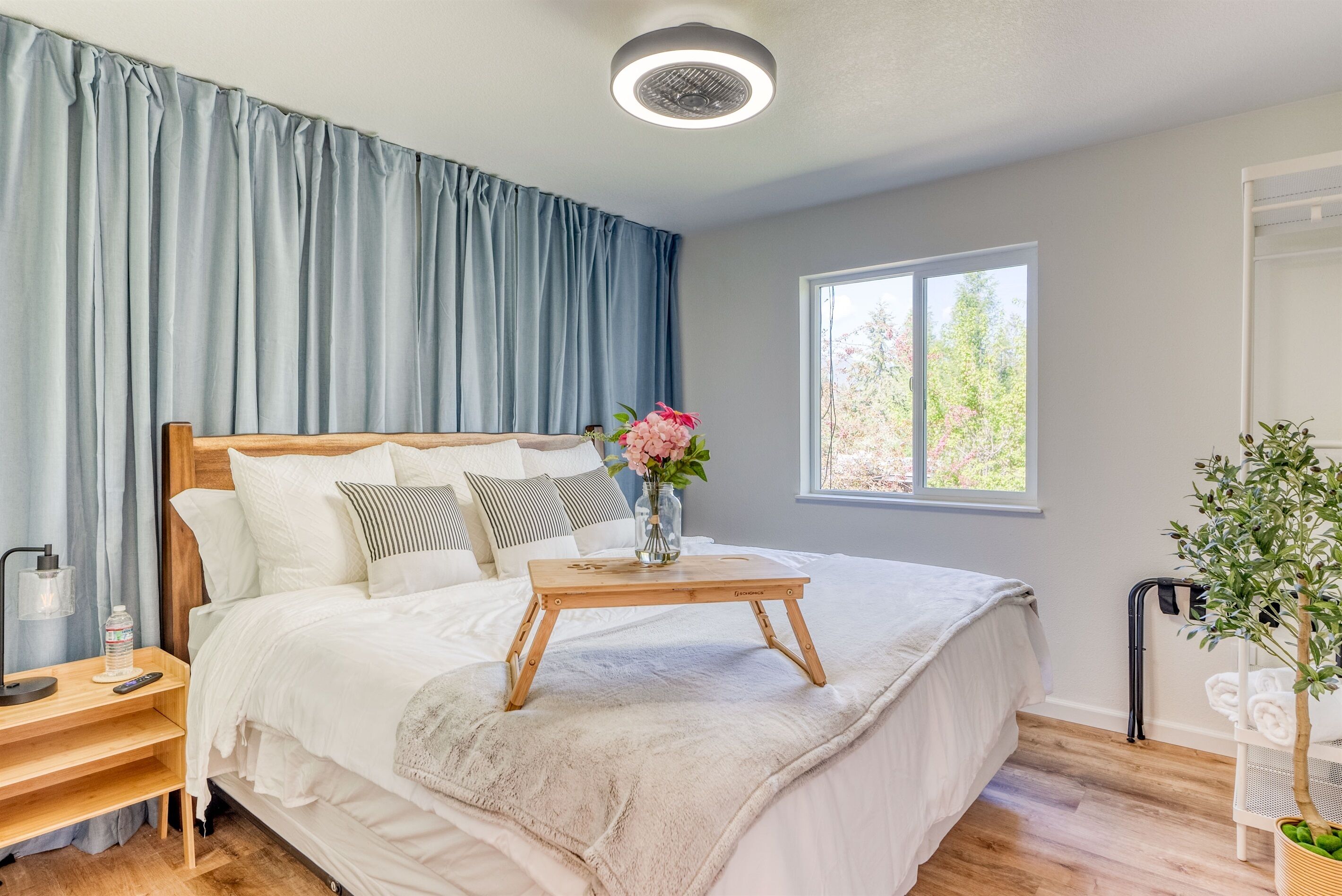 Lake View Luxury - Paddle boards - Firepit - Fish, Hike, Ski. Montana Paradise!