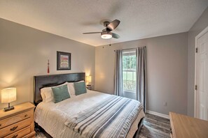 2 bedrooms, desk, travel crib, WiFi